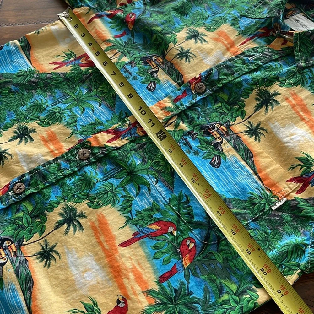 Active button down short sleeve casual tropical Hawaiian parrots palm trees sz M - Picture 11 of 11